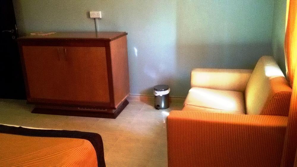 Hotel Mermaid Llc 2*